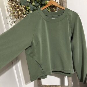 Nwot. Lululemon air wrap Sweatshirt size 16